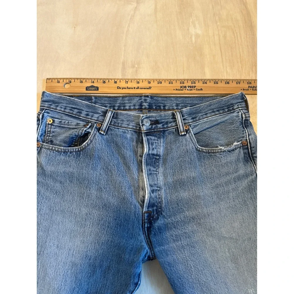 Levis 501 Original Fit Jeans Mens 34x30 Medium Wash Distressed Button Fly Mexico